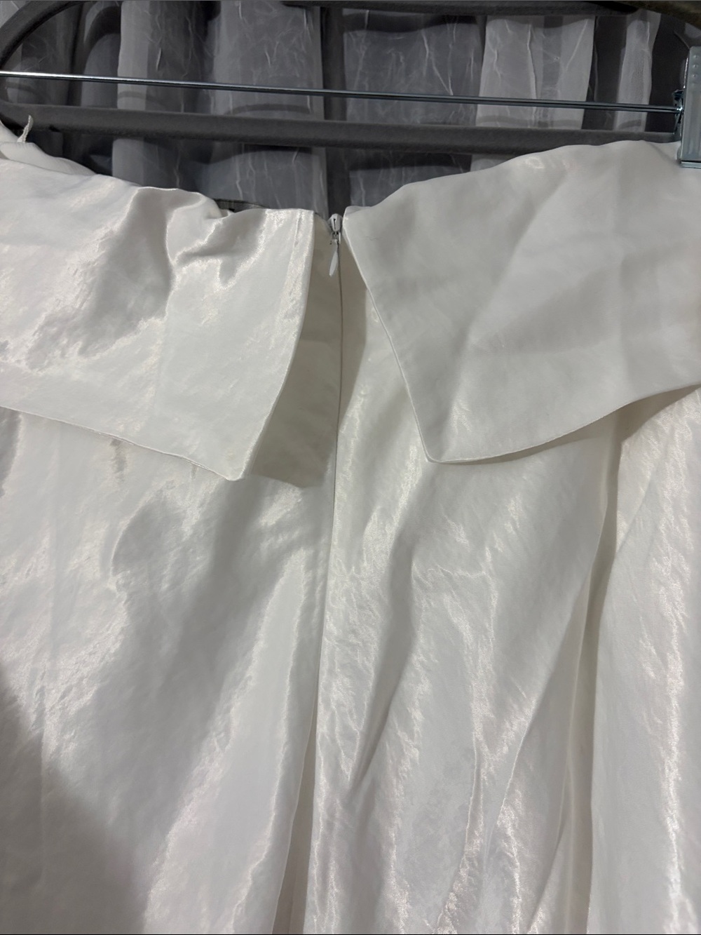 Abercrombie & Fitch White Off-Shoulder Satin Mini Dress - Picture 5 of 6